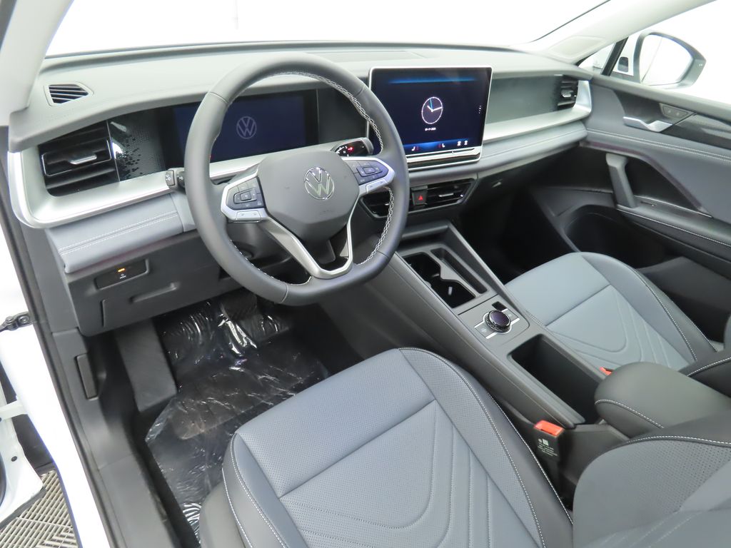 2025 Volkswagen Tiguan SE photo 10