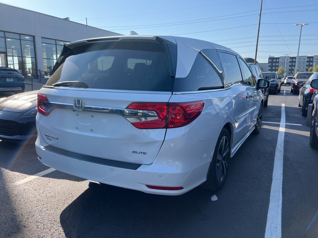 2020 Honda Odyssey Elite photo 2