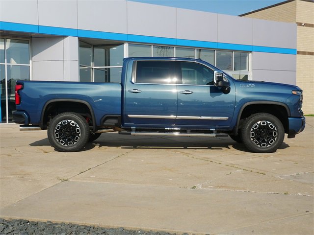 2025 Chevrolet Silverado 3500HD High Country photo 8