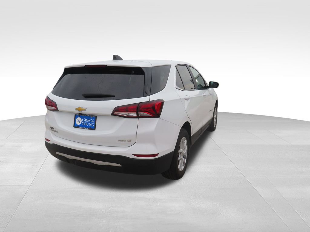 2023 Chevrolet Equinox LT photo 2