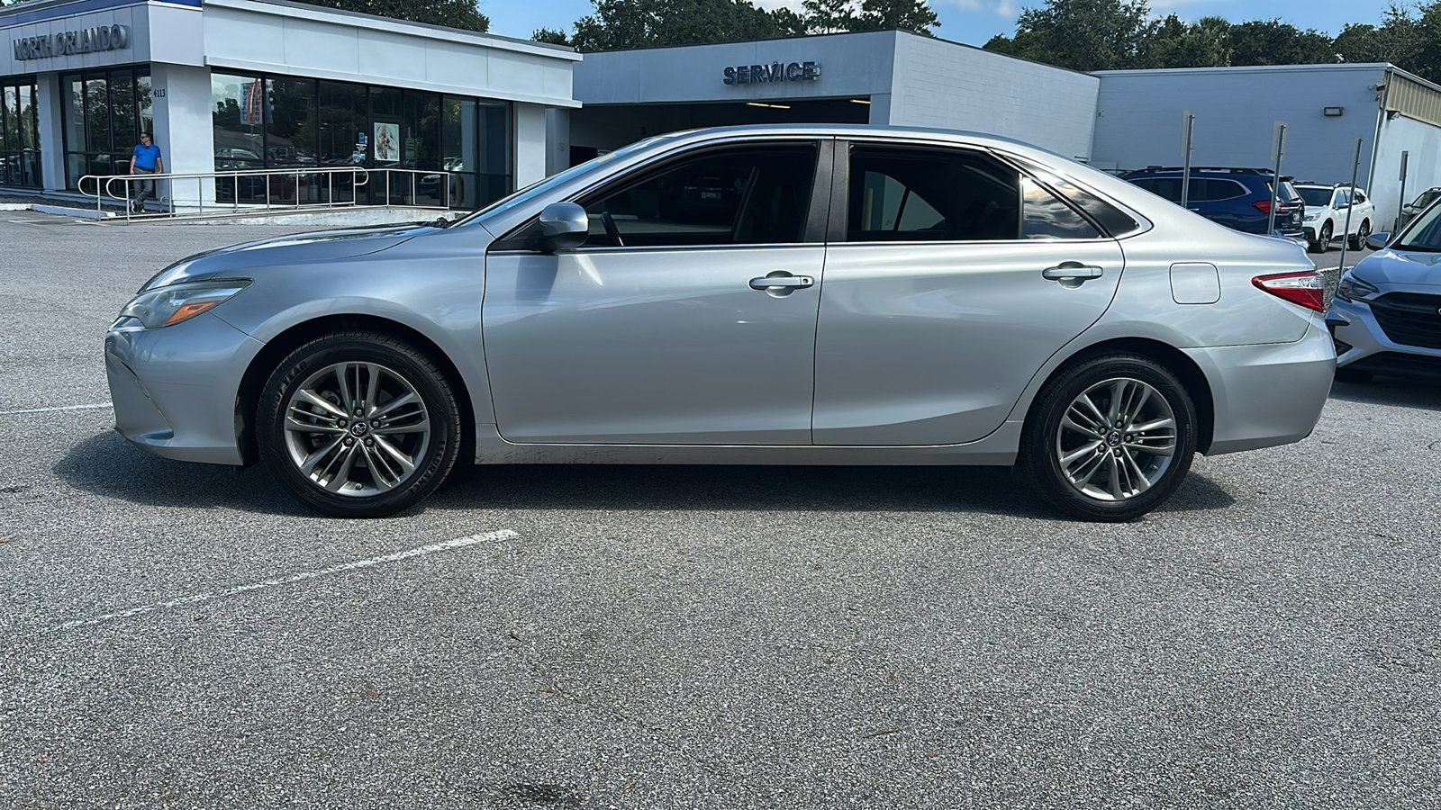 2017 Toyota Camry LE photo 4