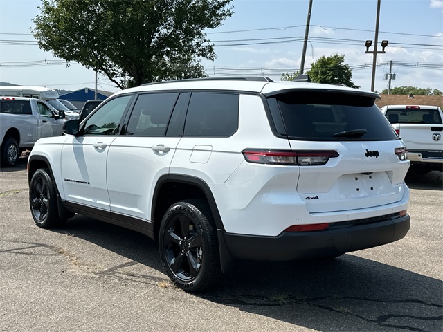 2025 Jeep Grand Cherokee Altitude X photo 2