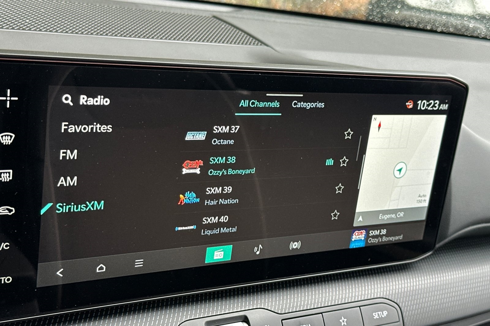 2025 Kia K4 GT-Line photo 11