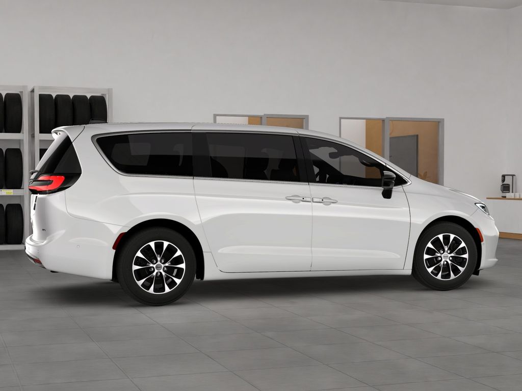 2026 Chrysler Pacifica photo 5