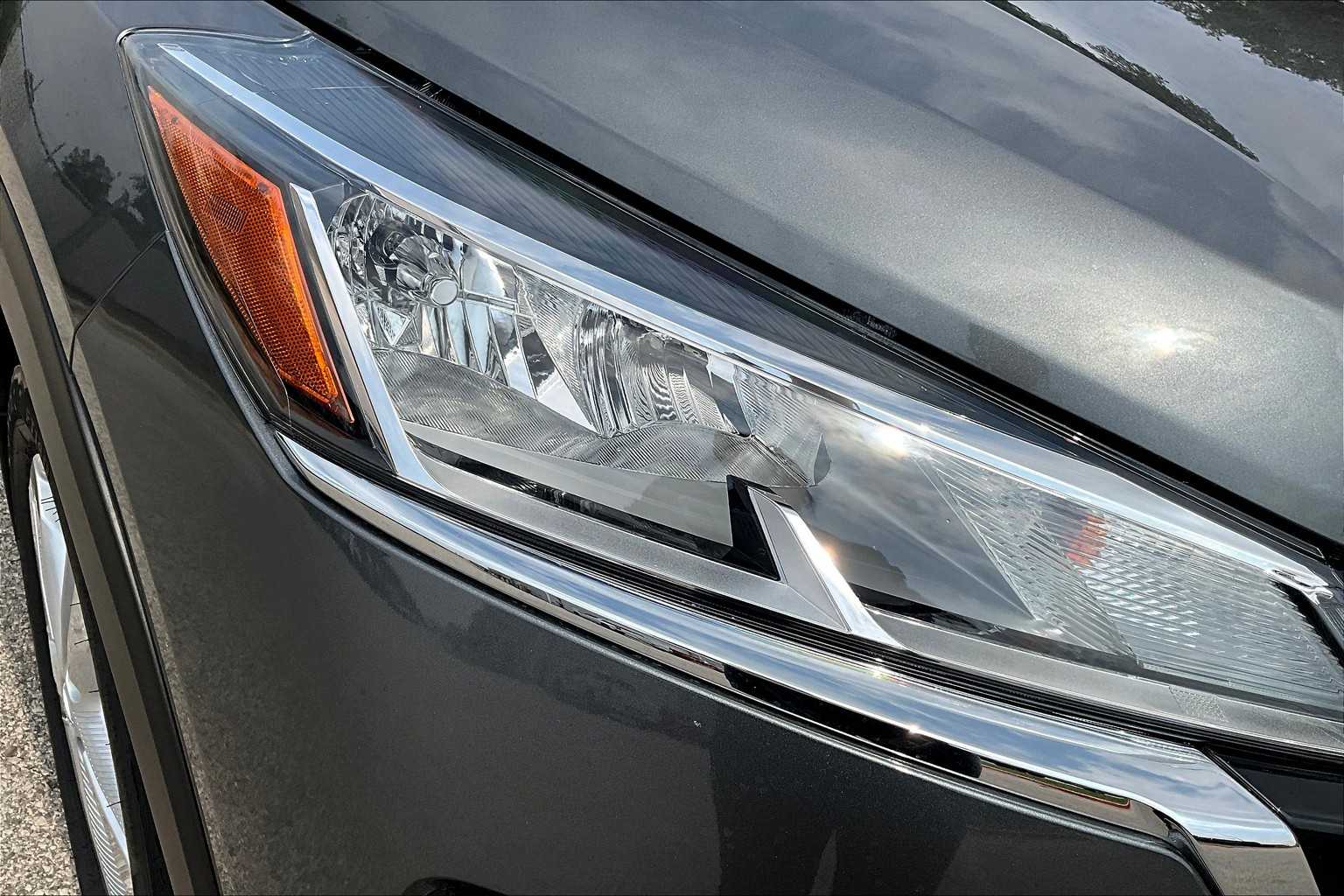 2025 Nissan Kicks Play S photo 17