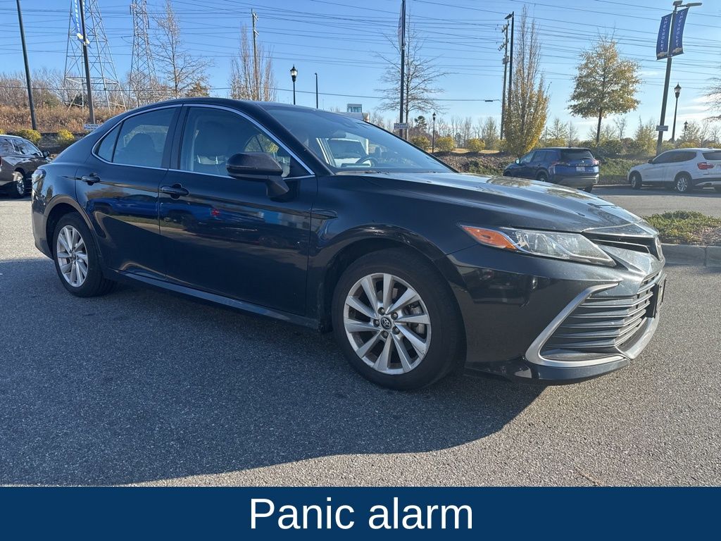 2021 Toyota Camry LE photo 3