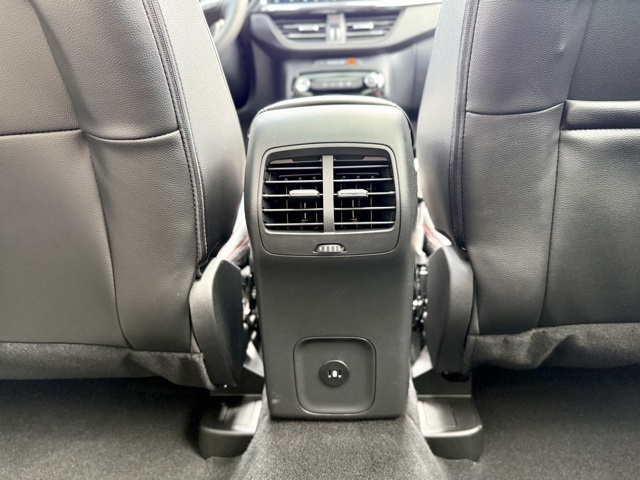 2025 Ford Escape Hybrid ST-Line Elite photo 24