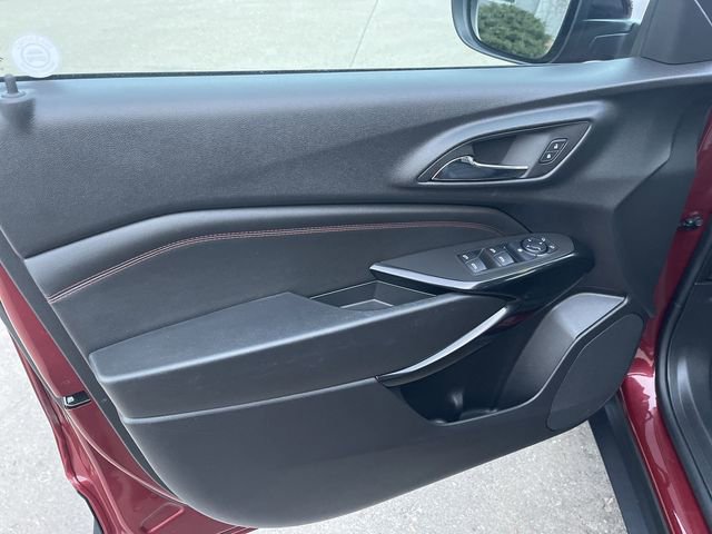 2025 Chevrolet Trax photo 2