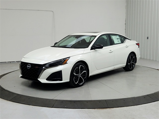 2025 Nissan Altima 2.5 SR photo 3