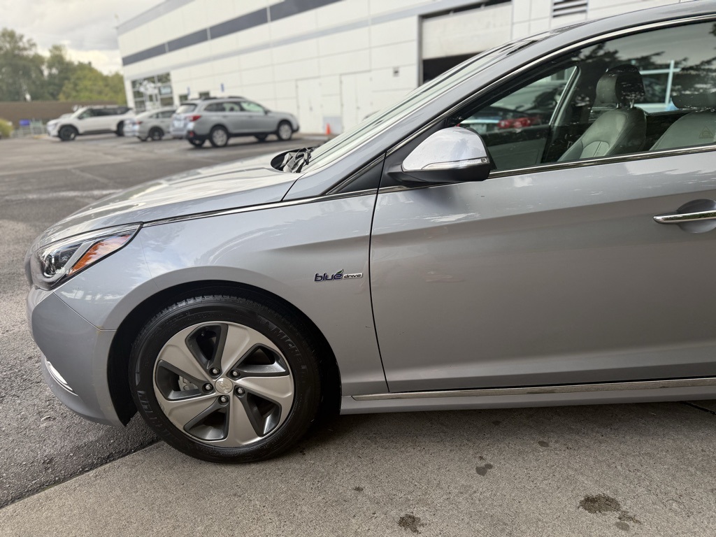 2017 Hyundai Sonata Hybrid Limited photo 6