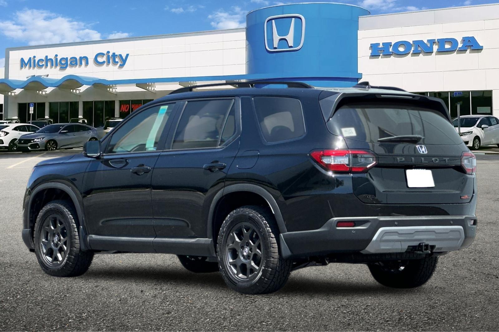 2025 Honda Pilot TrailSport photo 2