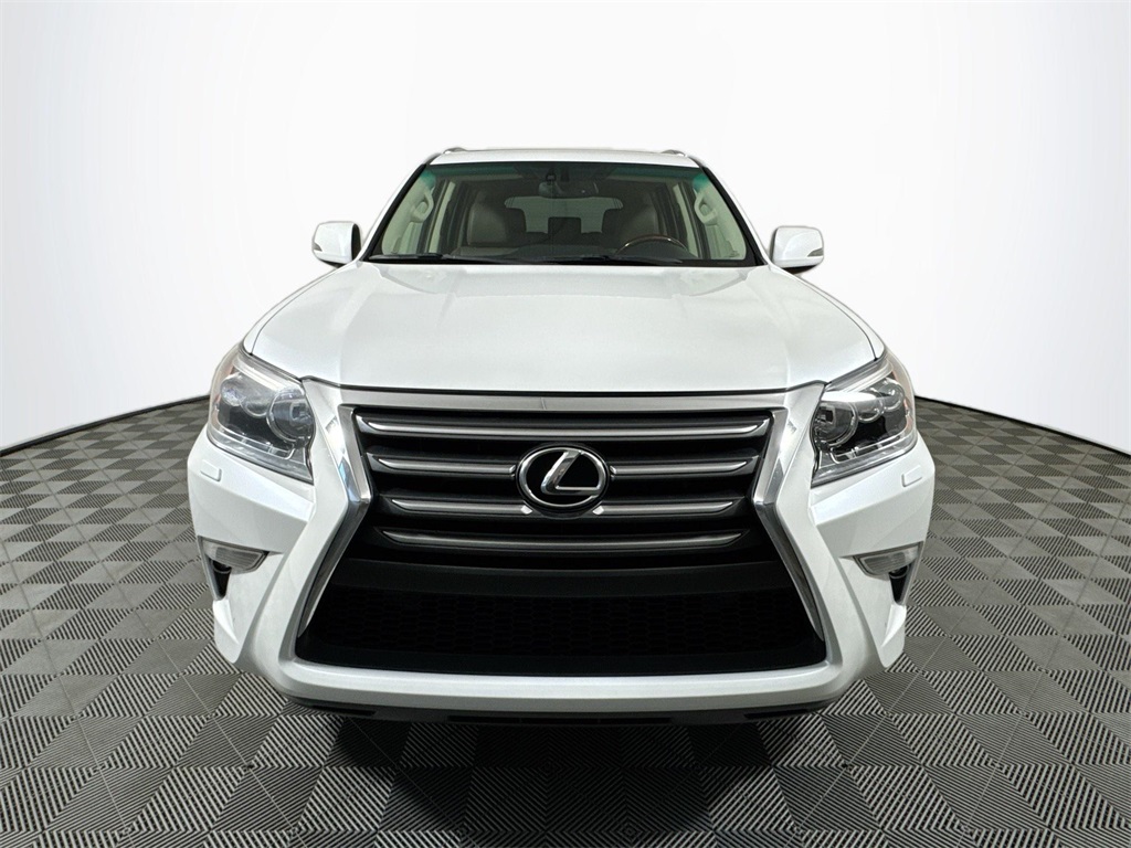 2016 Lexus GX 460 Luxury photo 3