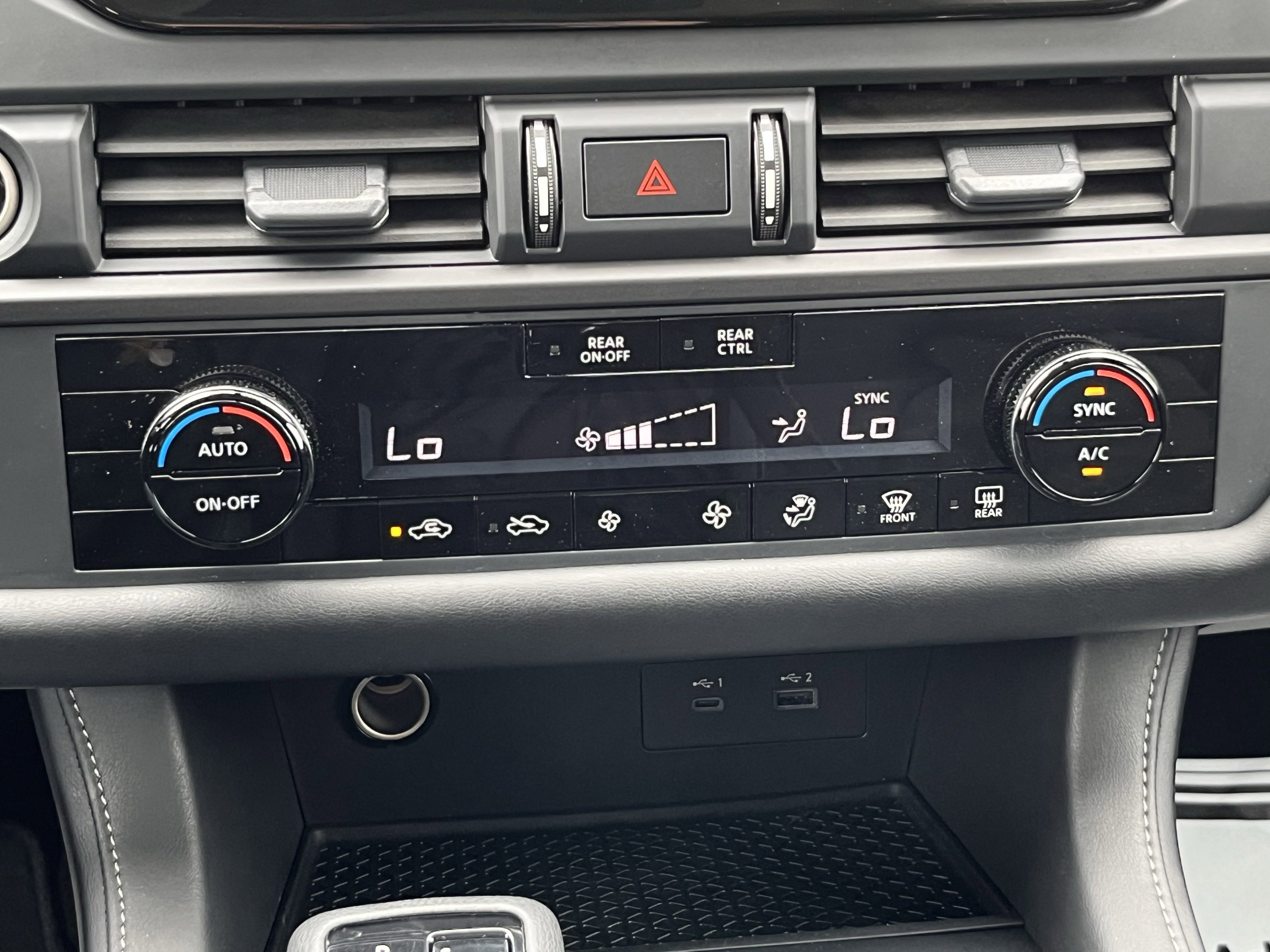 2024 Nissan Pathfinder S photo 11