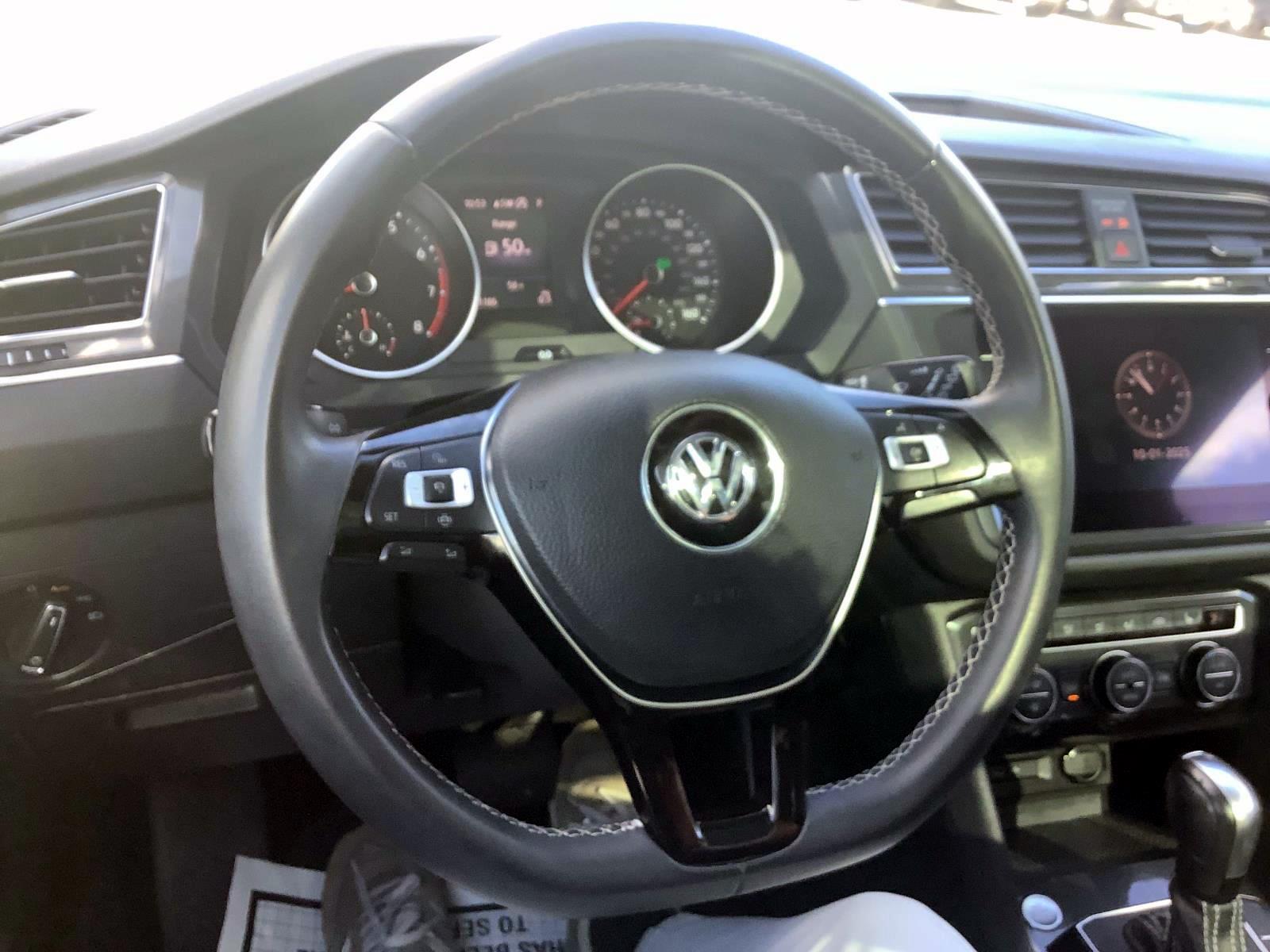 2021 Volkswagen Tiguan R-Line Black SEL photo 17