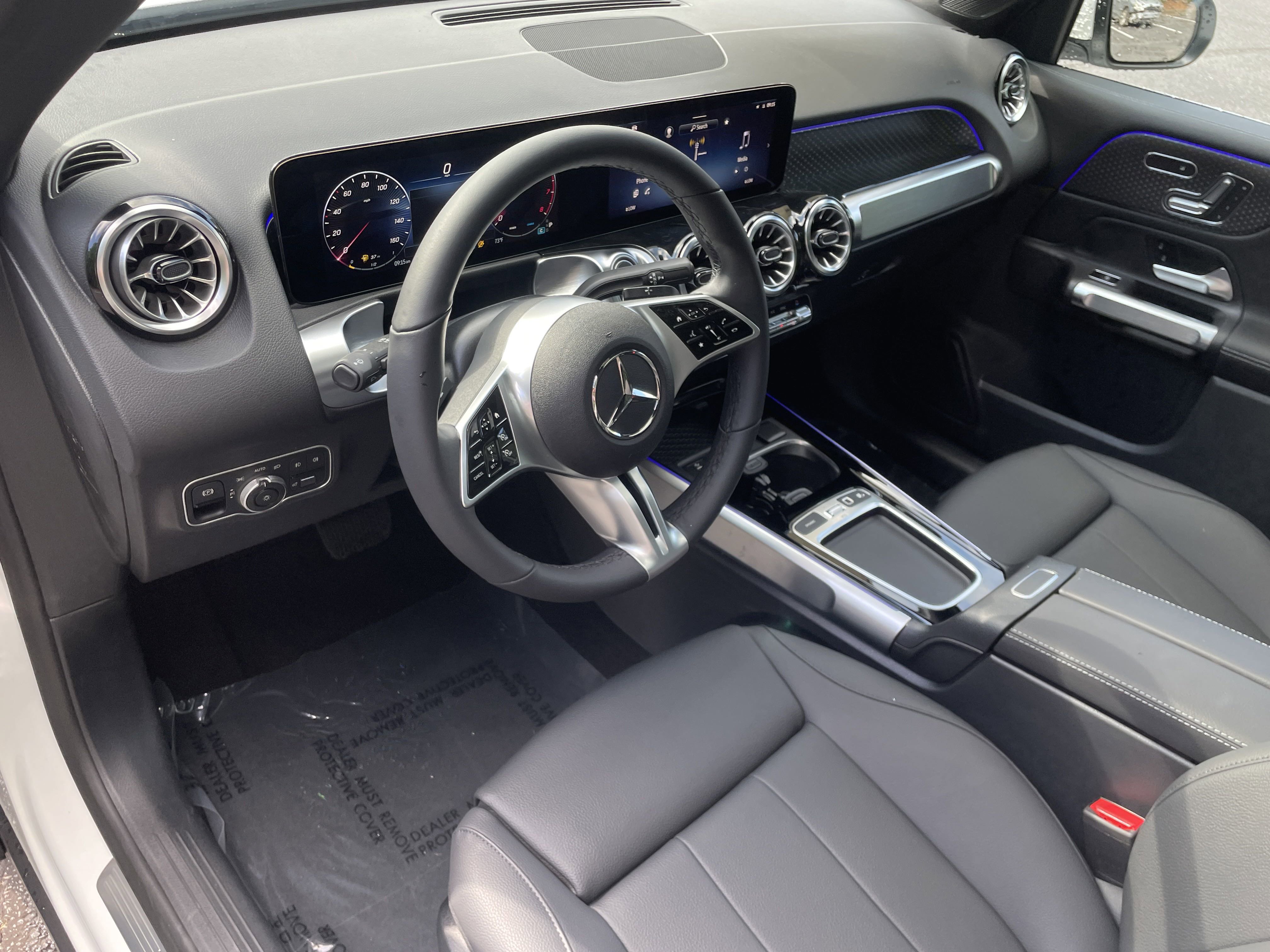 2025 Mercedes Benz GLB 250 photo 4