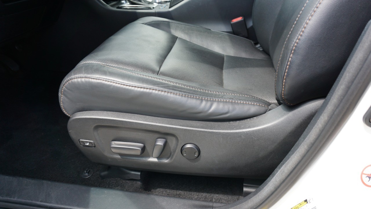 2016 Toyota Highlander Base Hybrid photo 16