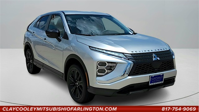 2025 Mitsubishi Eclipse Cross LE's photo