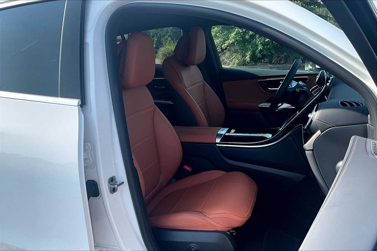 Image 7 of Certified Pre-Owned 2025 Mercedes-Benz GLC 300 AWD 4MATIC