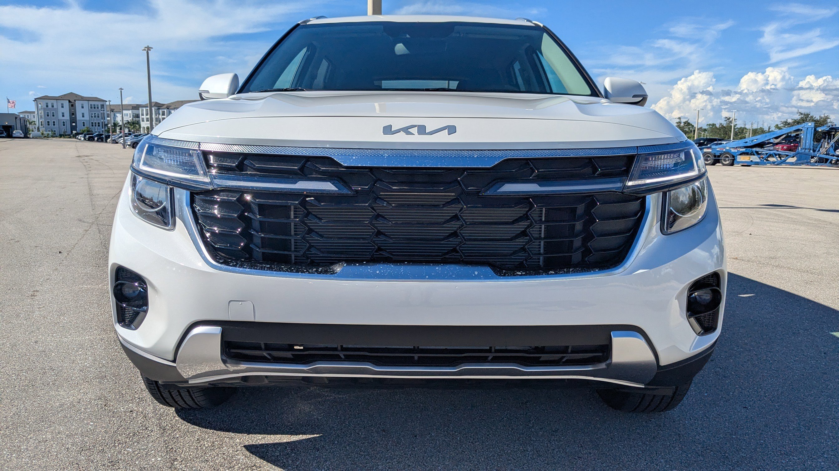 2026 Kia Seltos EX photo 3