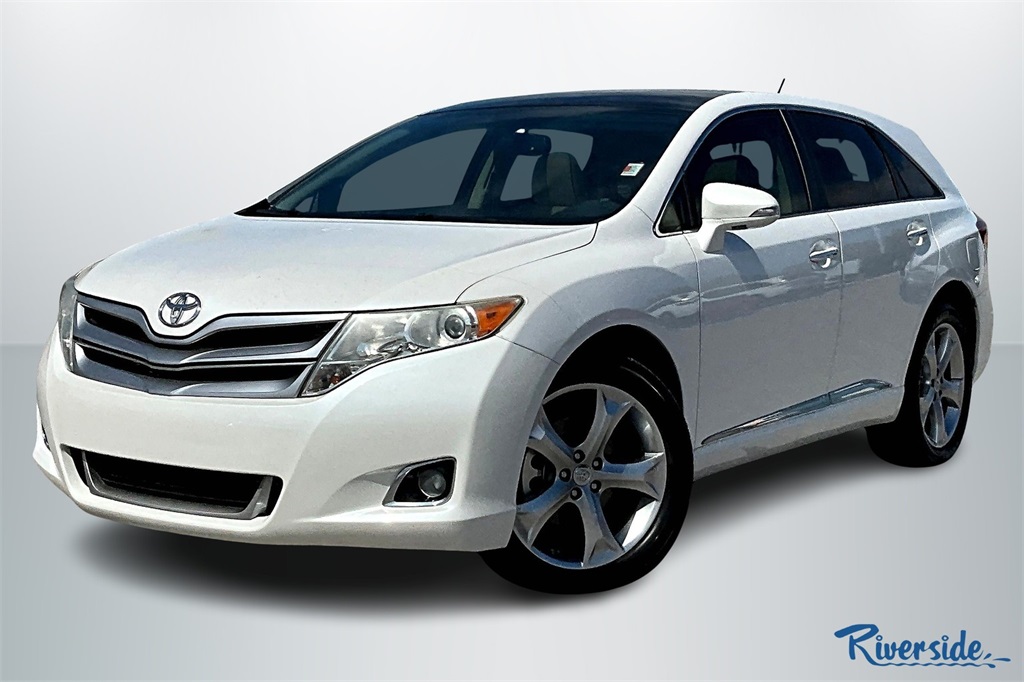 2015 Toyota Venza XLE photo 3