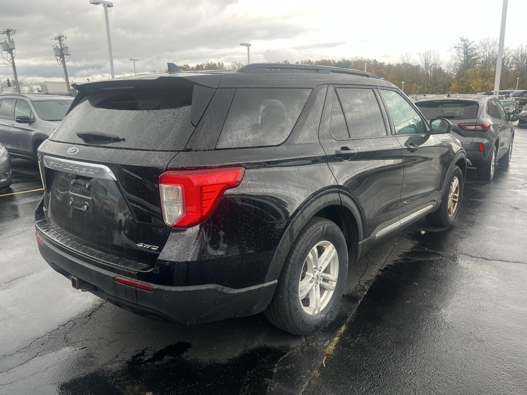 2021 Ford Explorer XLT photo 2