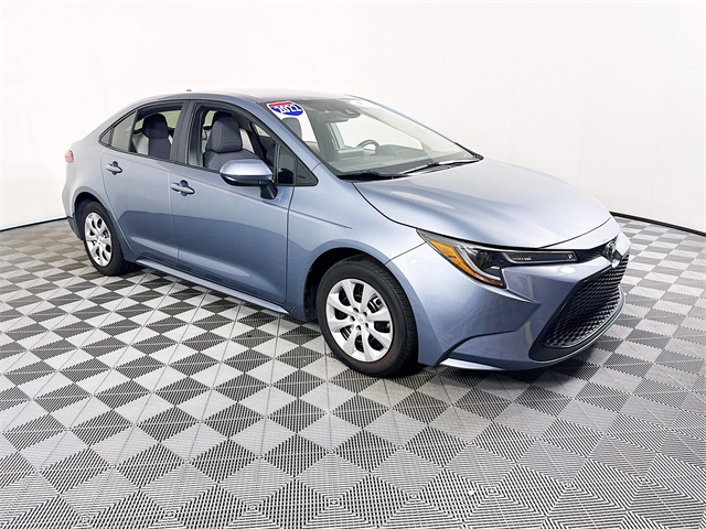 2022 Toyota Corolla LE's photo