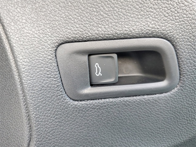 2025 Volkswagen Atlas Peak Edition SE photo 20