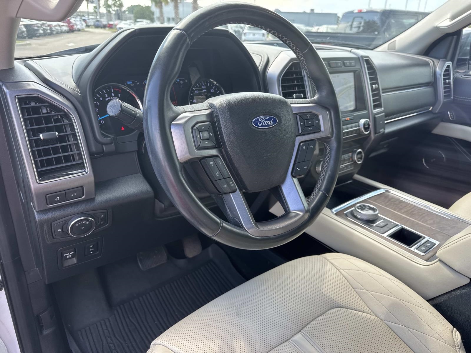 2020 Ford Expedition Platinum photo 17