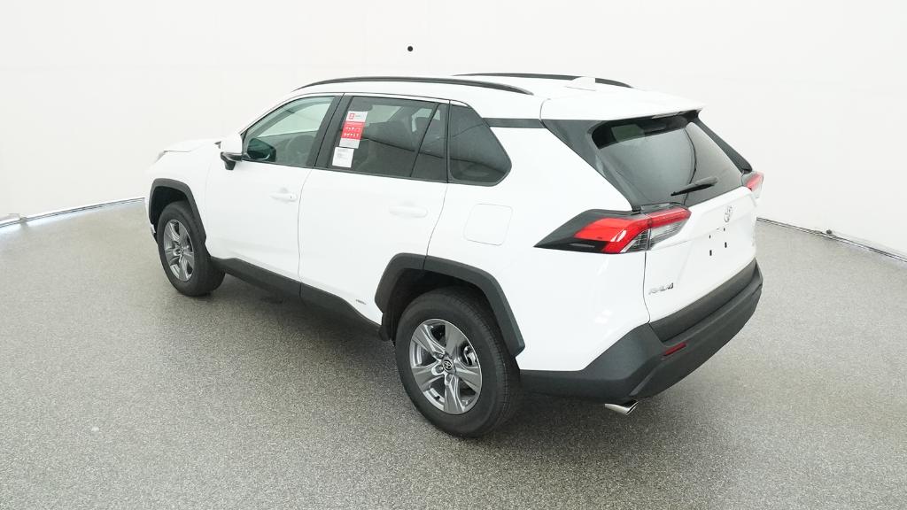 2025 Toyota RAV4 Hybrid XLE photo 12