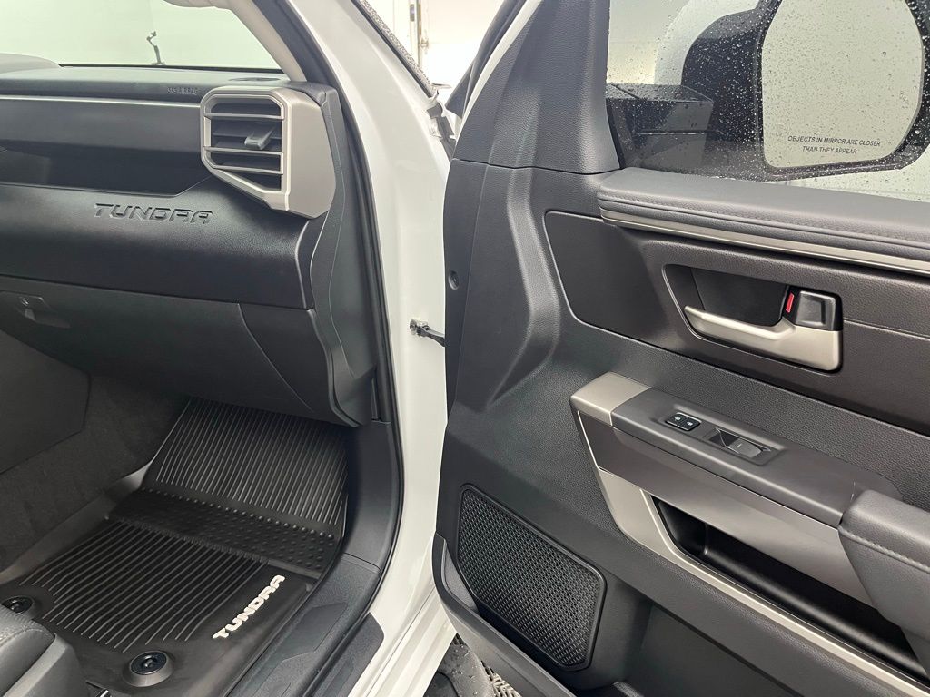 2022 Toyota Tundra SR5 photo 25