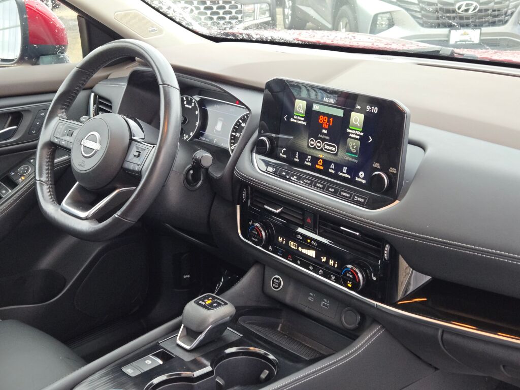 2023 Nissan Rogue SL photo 2