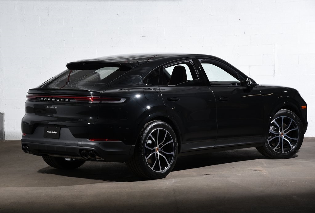 2025 Porsche Cayenne photo 7