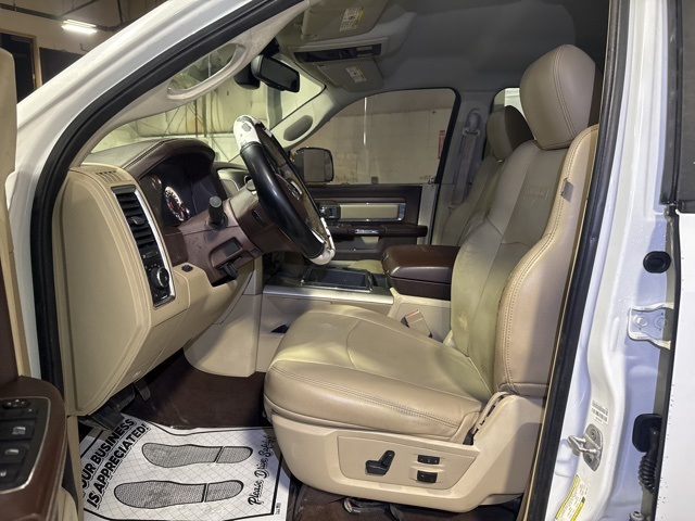 2013 Ram 2500 Laramie photo 11
