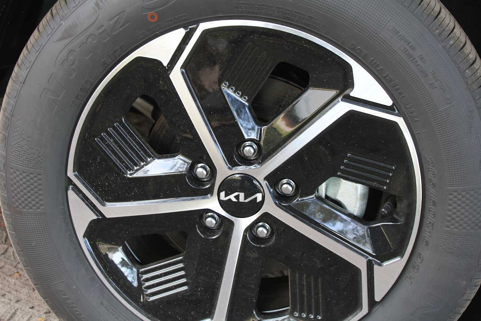 2025 Kia Niro SX photo 15