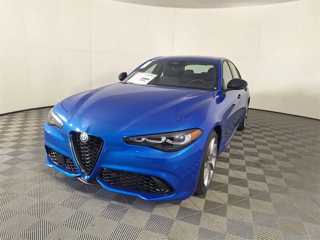 2025 Alfa Romeo Giulia Base photo 5