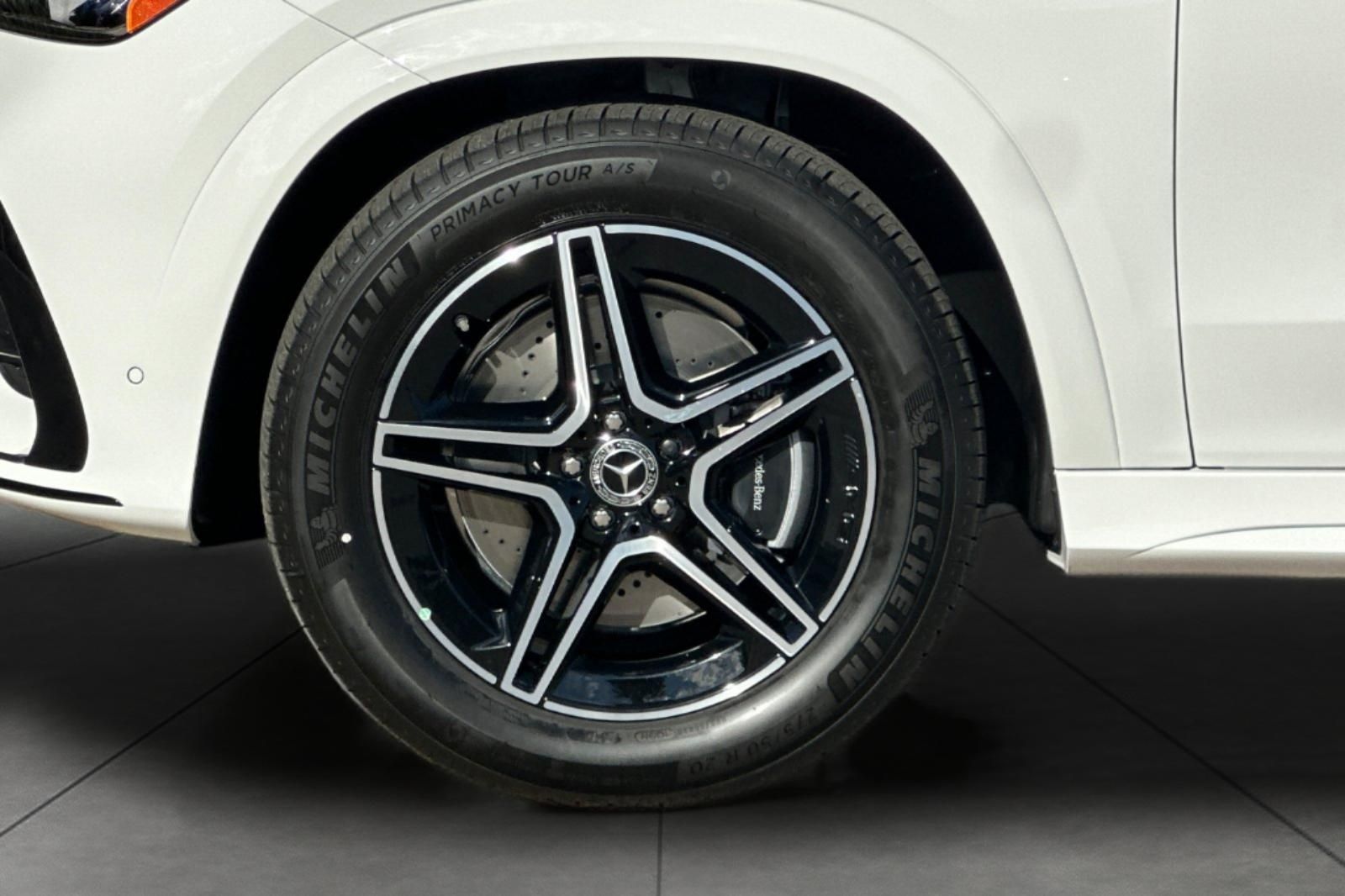 2026 Mercedes Benz GLE 450 4MATIC photo 4