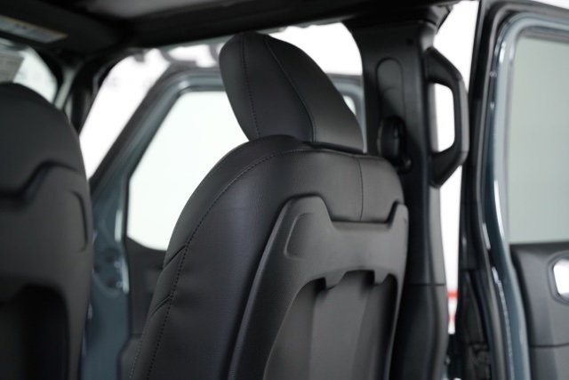 2025 Jeep Gladiator Sport photo 25