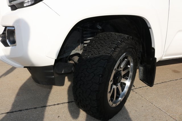 2020 Toyota Tacoma Limited photo 6