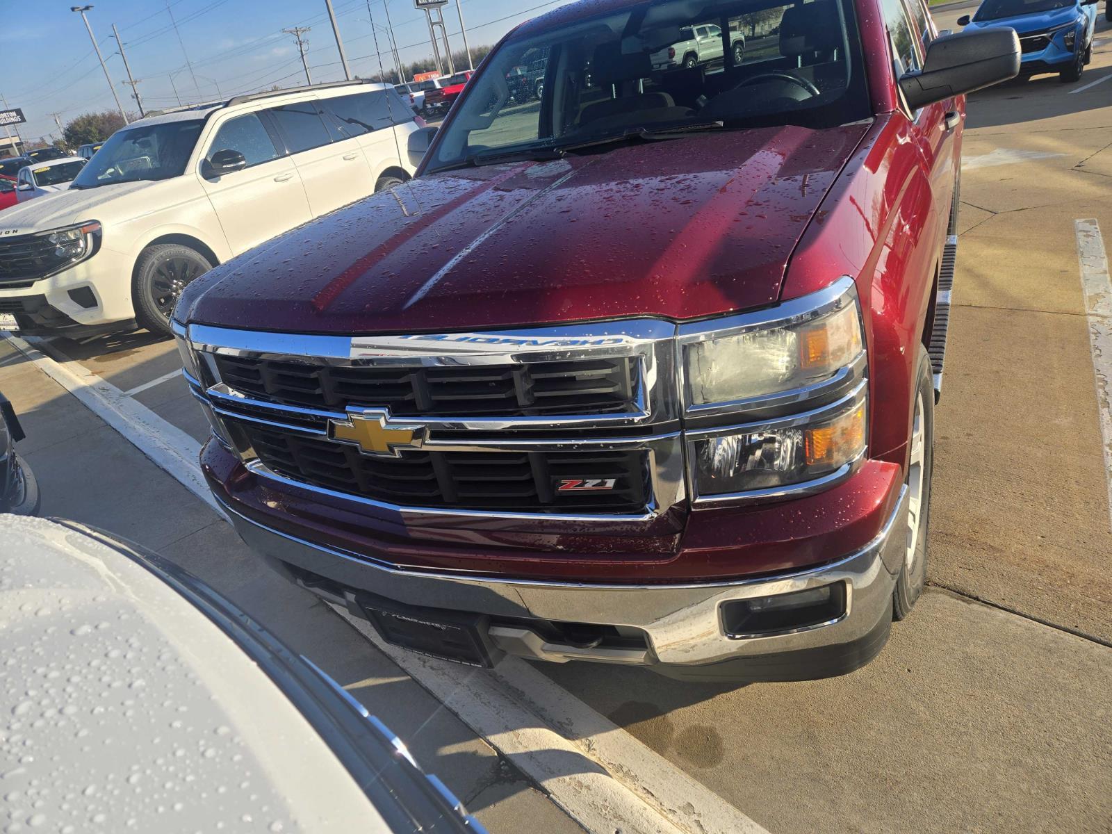 Used 2014 Chevrolet Silverado 1500 LT with VIN 3GCUKREC0EG260243 for sale in Charles City, IA