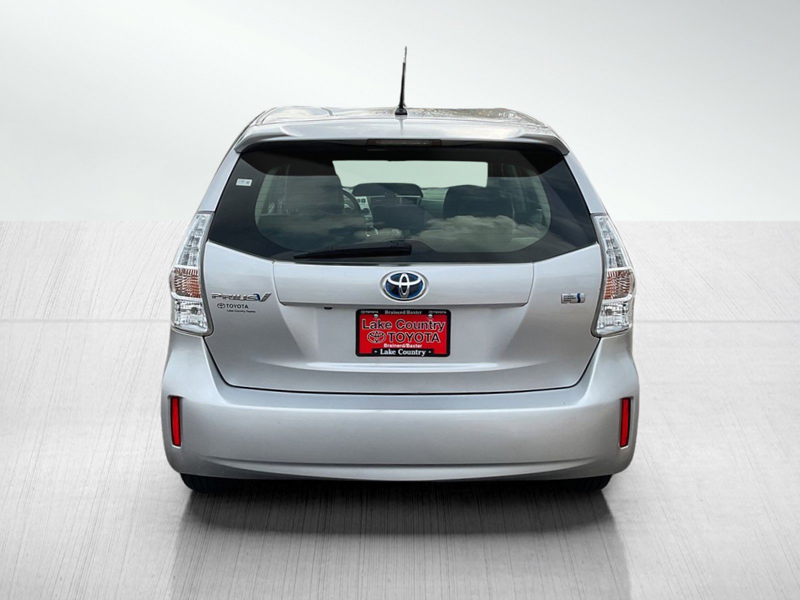 2012 Toyota Prius V Two photo 4