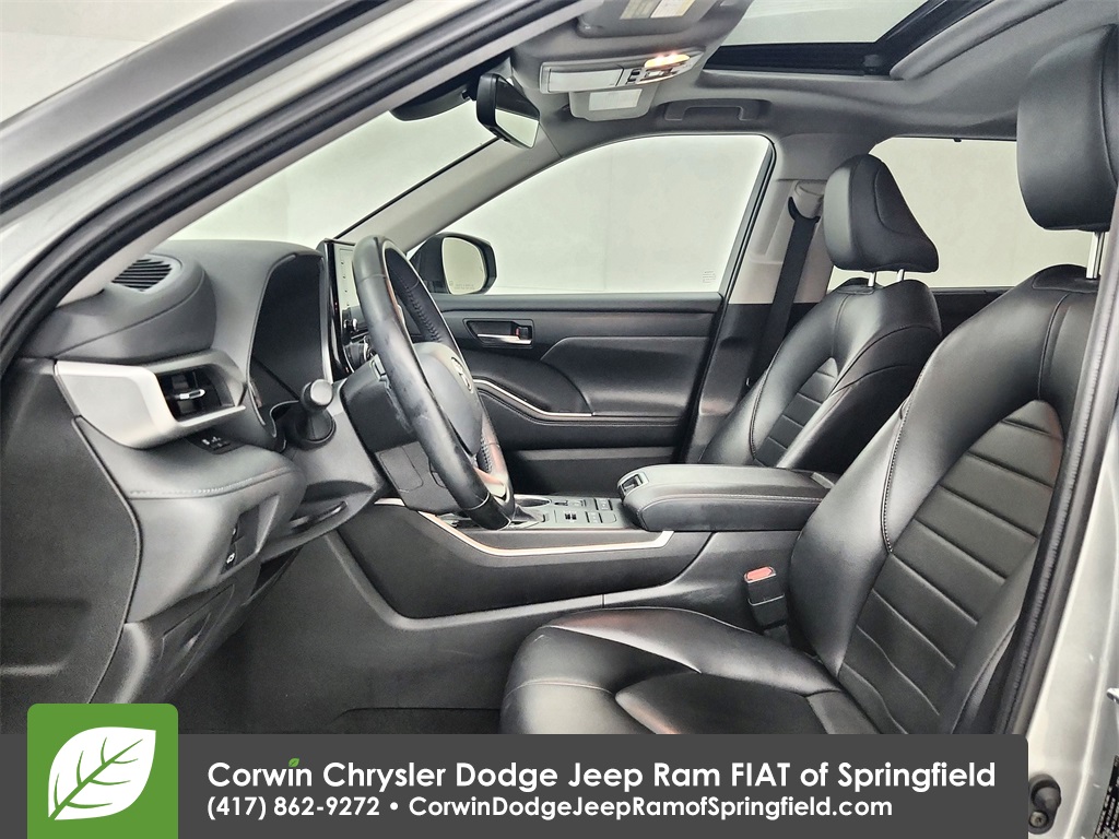 2022 Toyota Highlander XLE photo 18