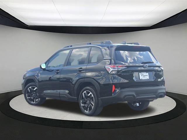 2025 Subaru Forester Premium photo 2