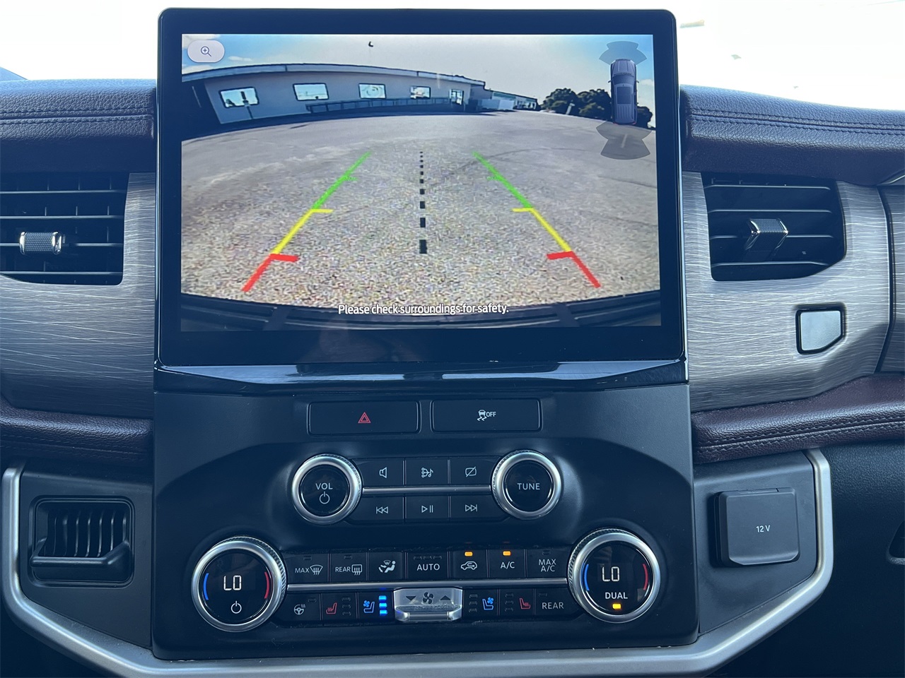 2023 Ford Expedition MAX Limited photo 3