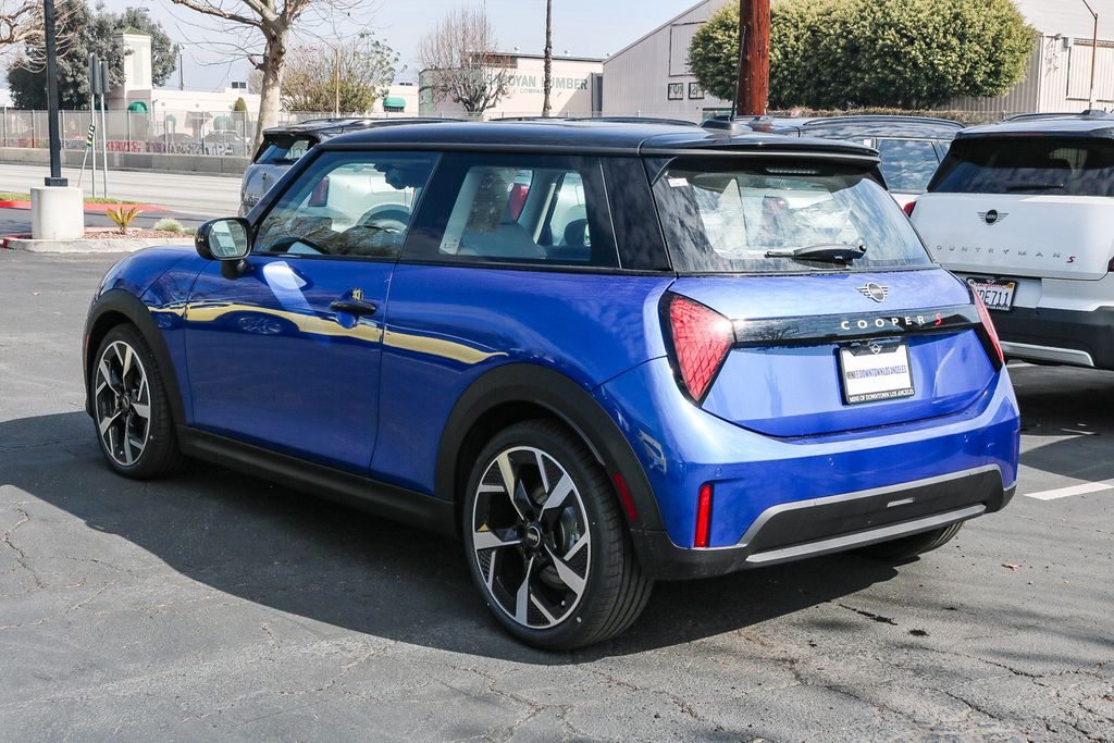 2025 Mini Cooper 2 Door Hardtop Signature photo 6