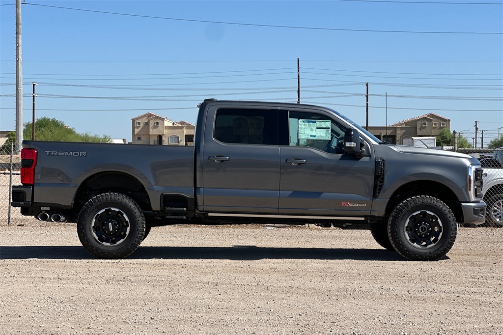 2025 Ford F-250 Lariat photo 3