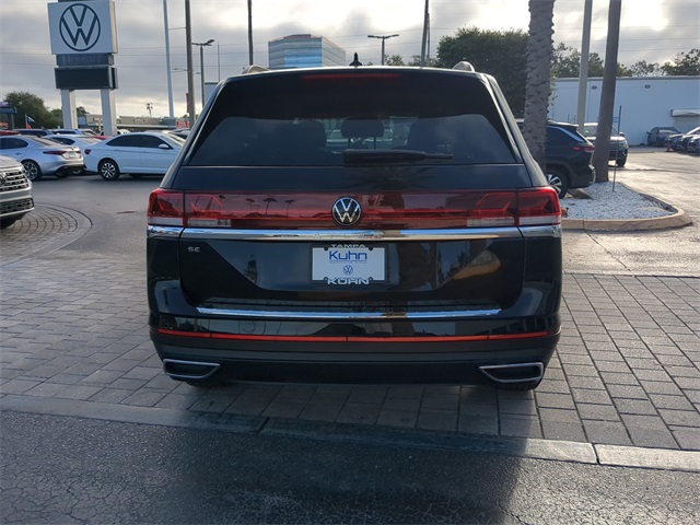 2026 Volkswagen Atlas SE photo 4