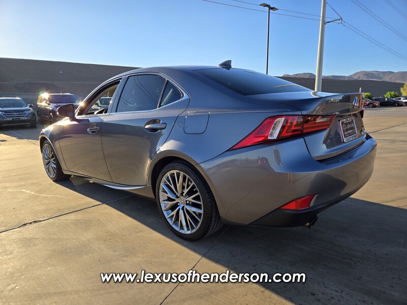 2014 Lexus IS 250 photo 4