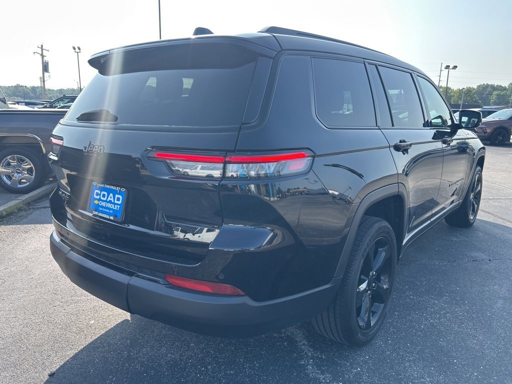 2022 Jeep Grand Cherokee Altitude photo 2