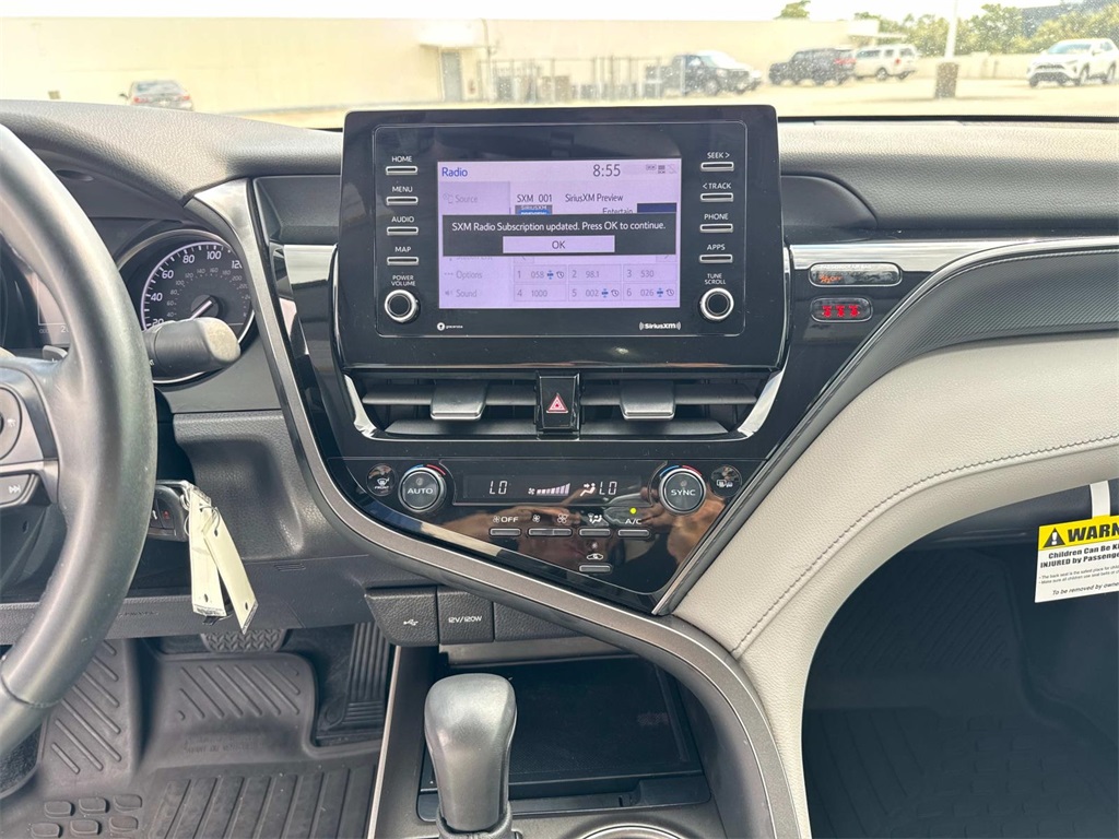 2023 Toyota Camry SE photo 22