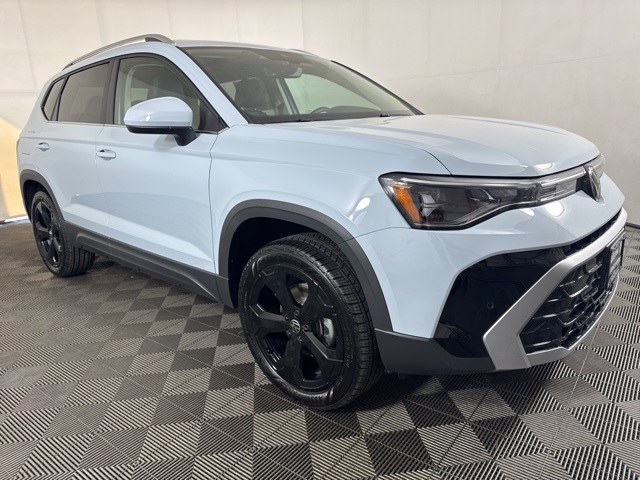 2025 Volkswagen Taos SEL's photo
